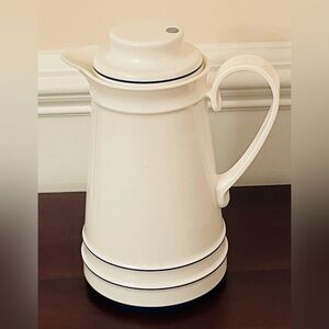 Like New Vintage Thermos No. 810 Sheree Off White Insulated 32oz Carafe Pitcher